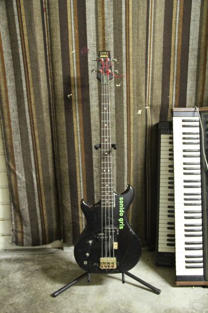 lefty Westone Thunder I bass.jpg