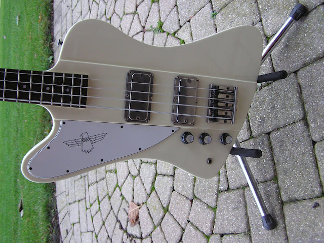 Tokai Thunderbird White 5.JPG