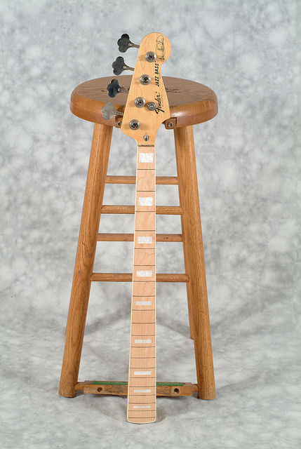 Fretless Neck with White Blocks 01.jpg