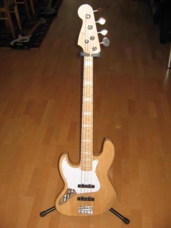 Copy of Bass guitars 011.jpg