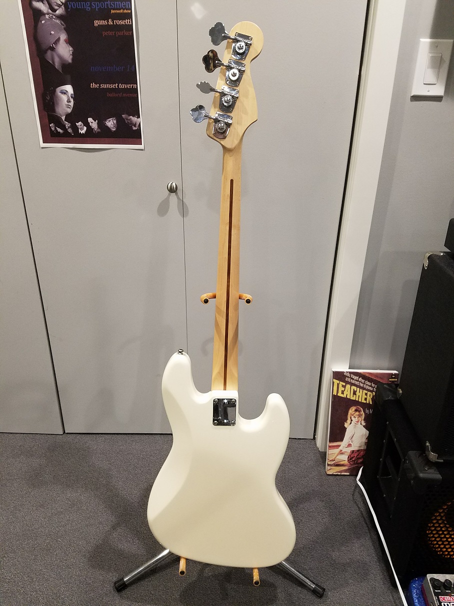 Fender MIM Jazz back.jpg