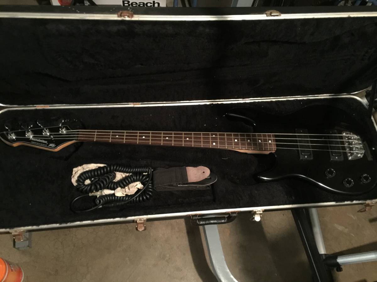 Peavey Foundation Bass.jpg