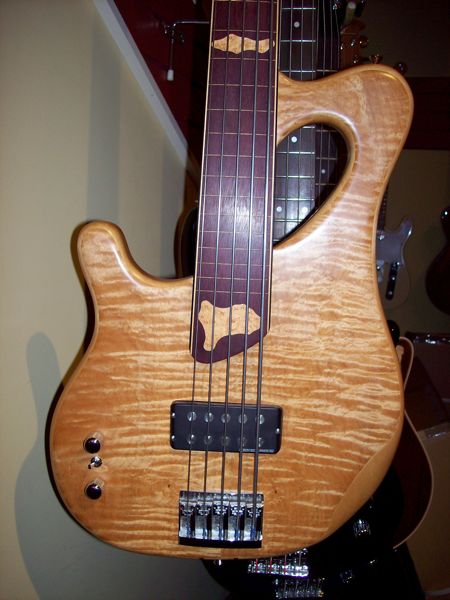 Vic Bass 2.jpg