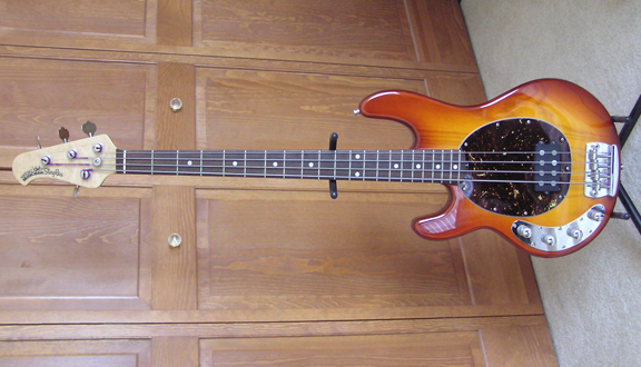 MusicMan Stingray...jpg